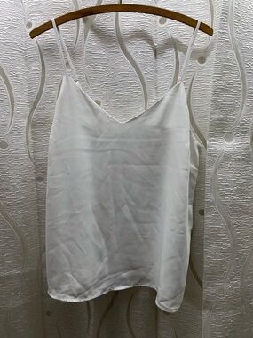 Contemporaine par Simons Camisole Women S White Excellent Recycled V-Neck Tank